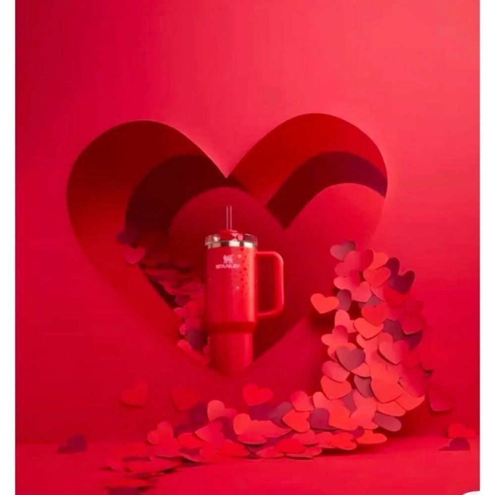 Stanley Target Exclusive Valentine's Day 2025 Ruby Hearts 40oz Tumbler - Picture 2 of 9